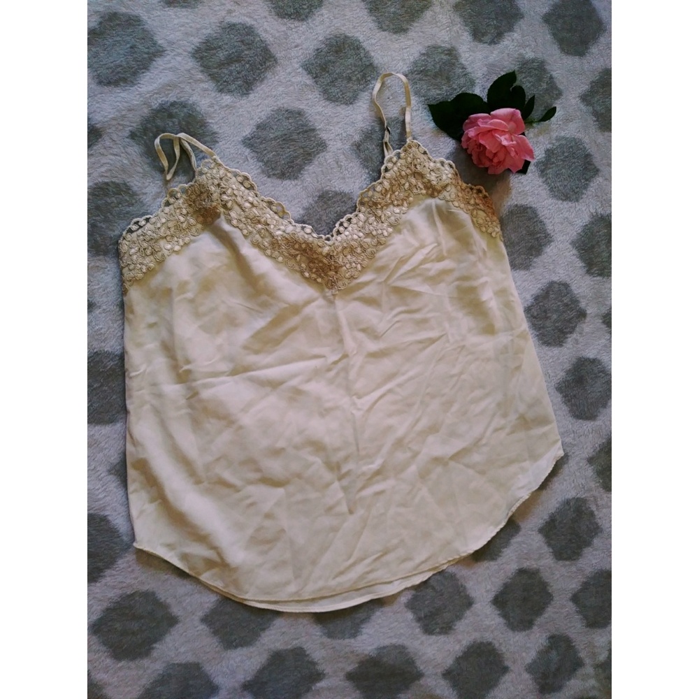 Detailed Cami